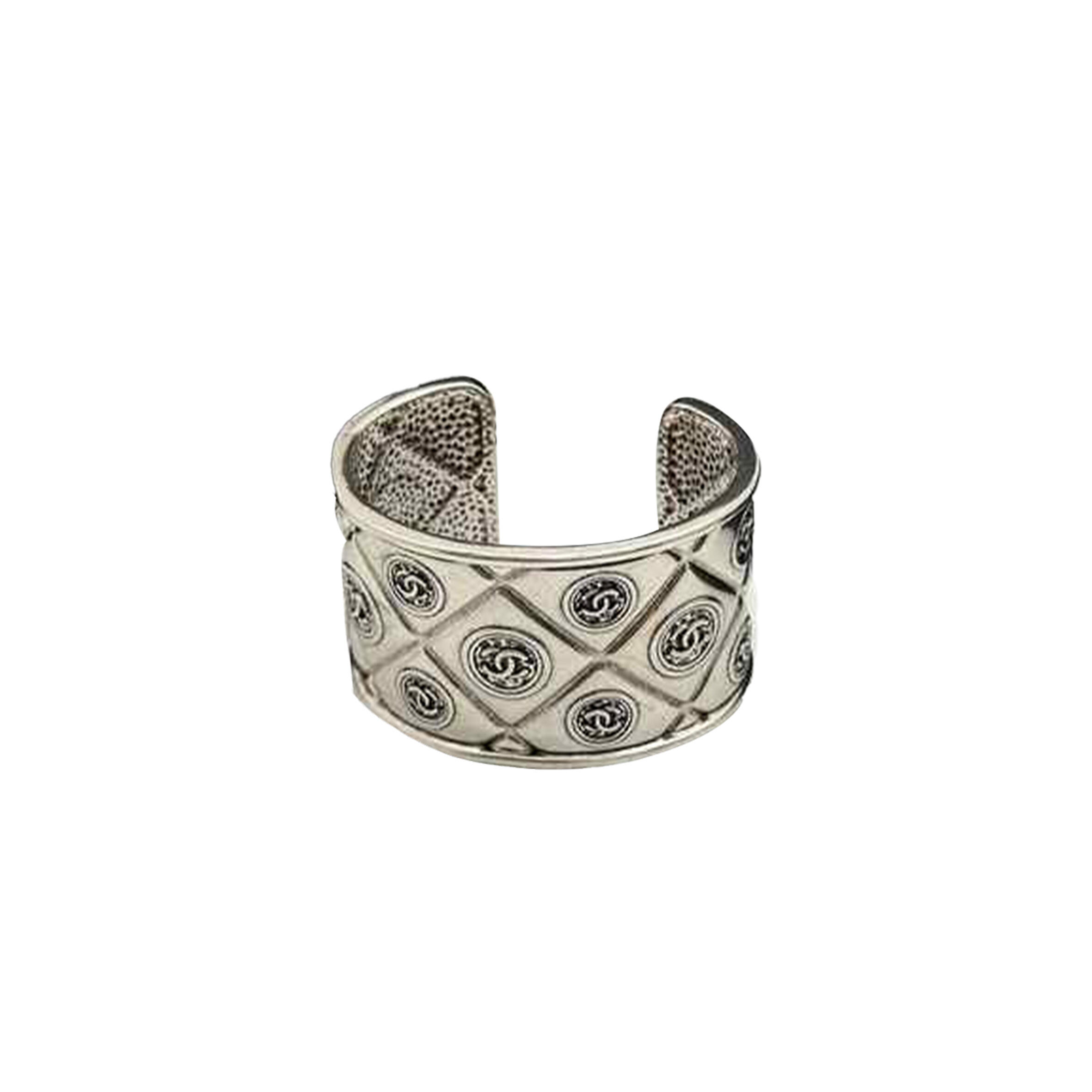 CHANEL CUFF BRACELET VICTOIRE DE CASTELLANE 